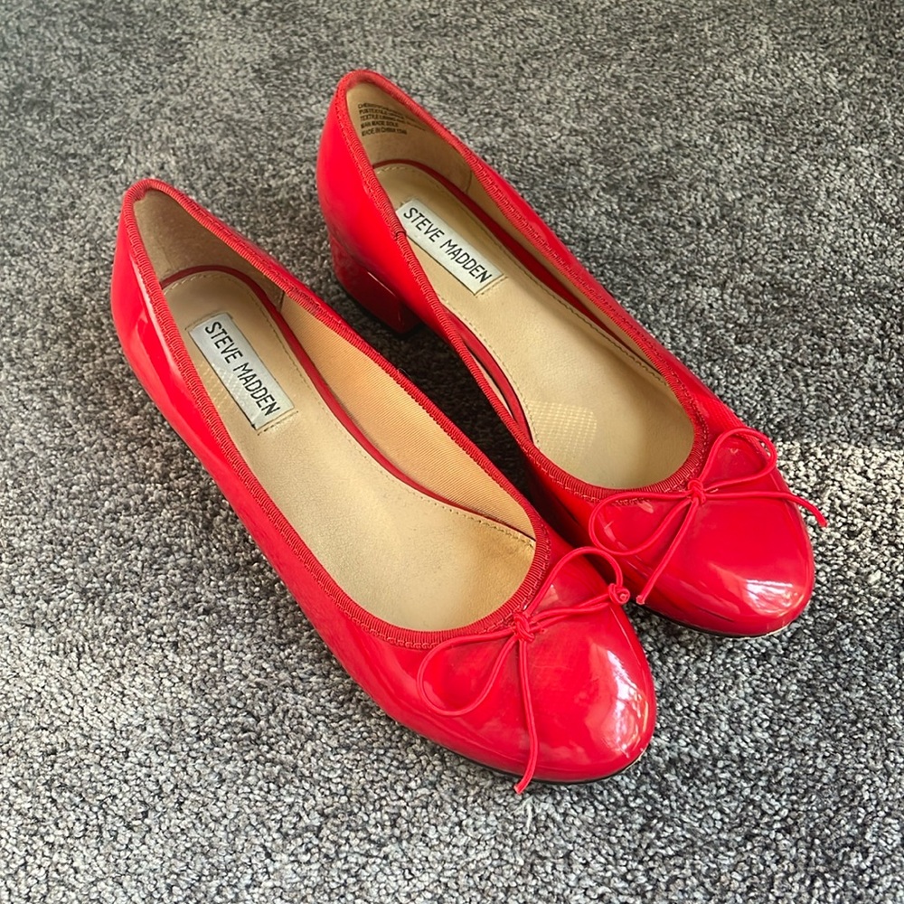 Steve Madden heeled red ballerinas